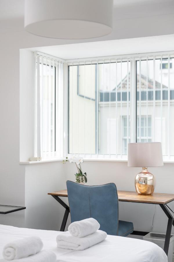 Beachside Retreat 2-Bedroom Gem With Free Private Parking & Outdoor Space Brighton Exterior photo