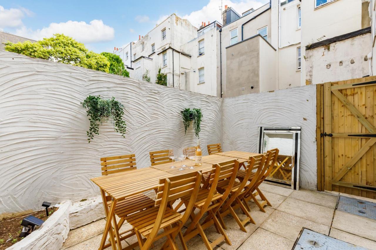 Beachside Retreat 2-Bedroom Gem With Free Private Parking & Outdoor Space Brighton Exterior photo