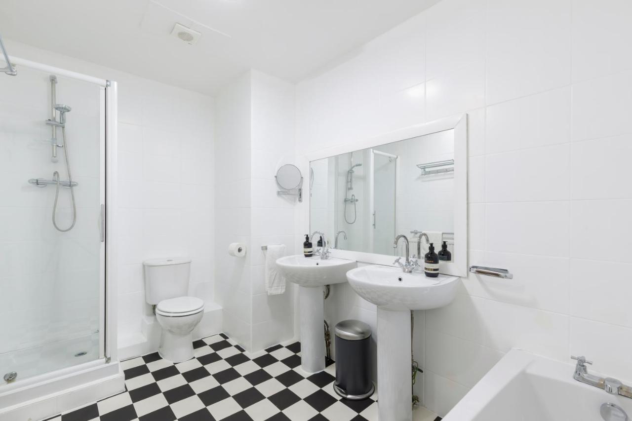 Beachside Retreat 2-Bedroom Gem With Free Private Parking & Outdoor Space Brighton Exterior photo
